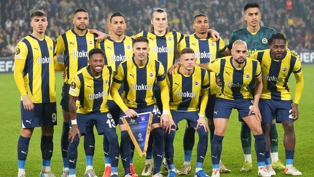 Fenerbahçe'nin Rekor Bedelle Satış Yaptığı Oyuncu, Galatasaray ile Anlaşma Sürecinde