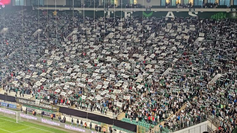 Bursaspor bir kez daha gol yedi. Maça 41 bin 570 taraftar katıldı...