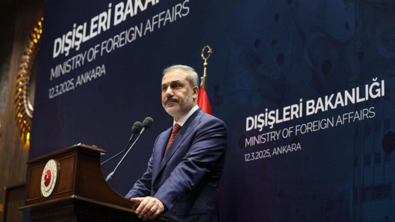 Omuz omuza mücadele etmek İslam alemi olarak hepimizin ortak sorumluluğu