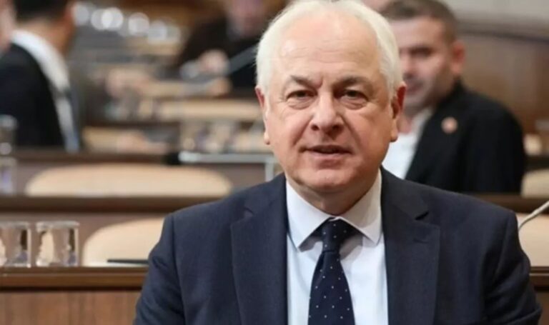 Alaattin Köseler, Beykoz halkına hapishaneden bir mektup yazdı: “Doğru olmanın güvenini taşıma gücü verir” – siyasi haberleri kırmak