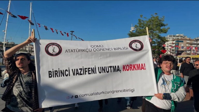 Çanakkaleli öğrencilerden iktidara sert tepki: ‘Bu milletin kaderi ne Saray’da çizilir ne Kandil’de yazılır’ – Son Dakika Türkiye Haberleri