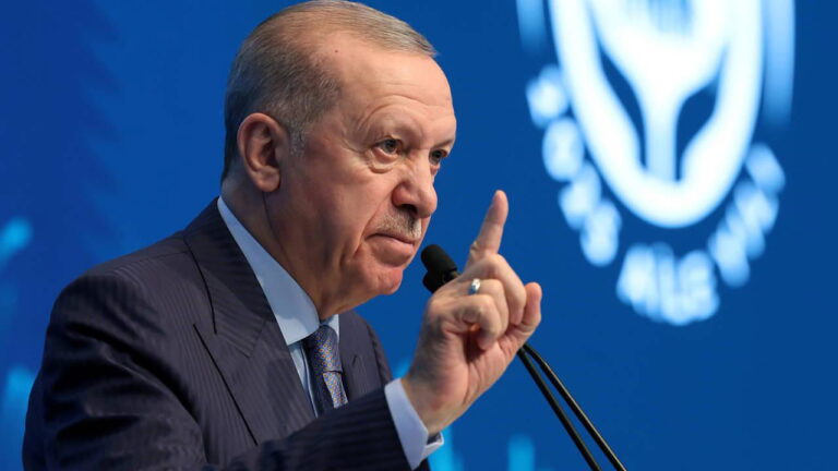 Erdoğan’a TSK üzerindeki yetkisine tepkiler sürüyor: ‘Orduyu siyasallaştıracak girişim’ – Son Dakika Siyaset Haberleri