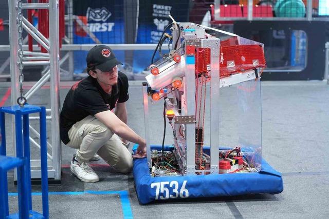 Ümraniye'deki robot yarışları büyük coşkuya sahne oldu 4