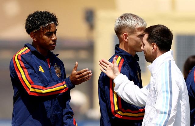 Dünya Kupası’na kuşak farkı! Messi ve Yamal tarihe geçti